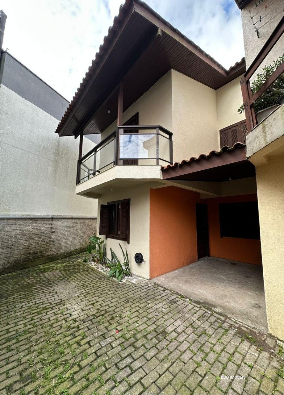 Sobrado no Desvio Rizzo