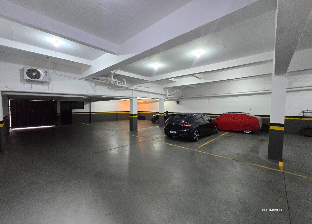 Sobrado com entrada coletiva no Vinhedos