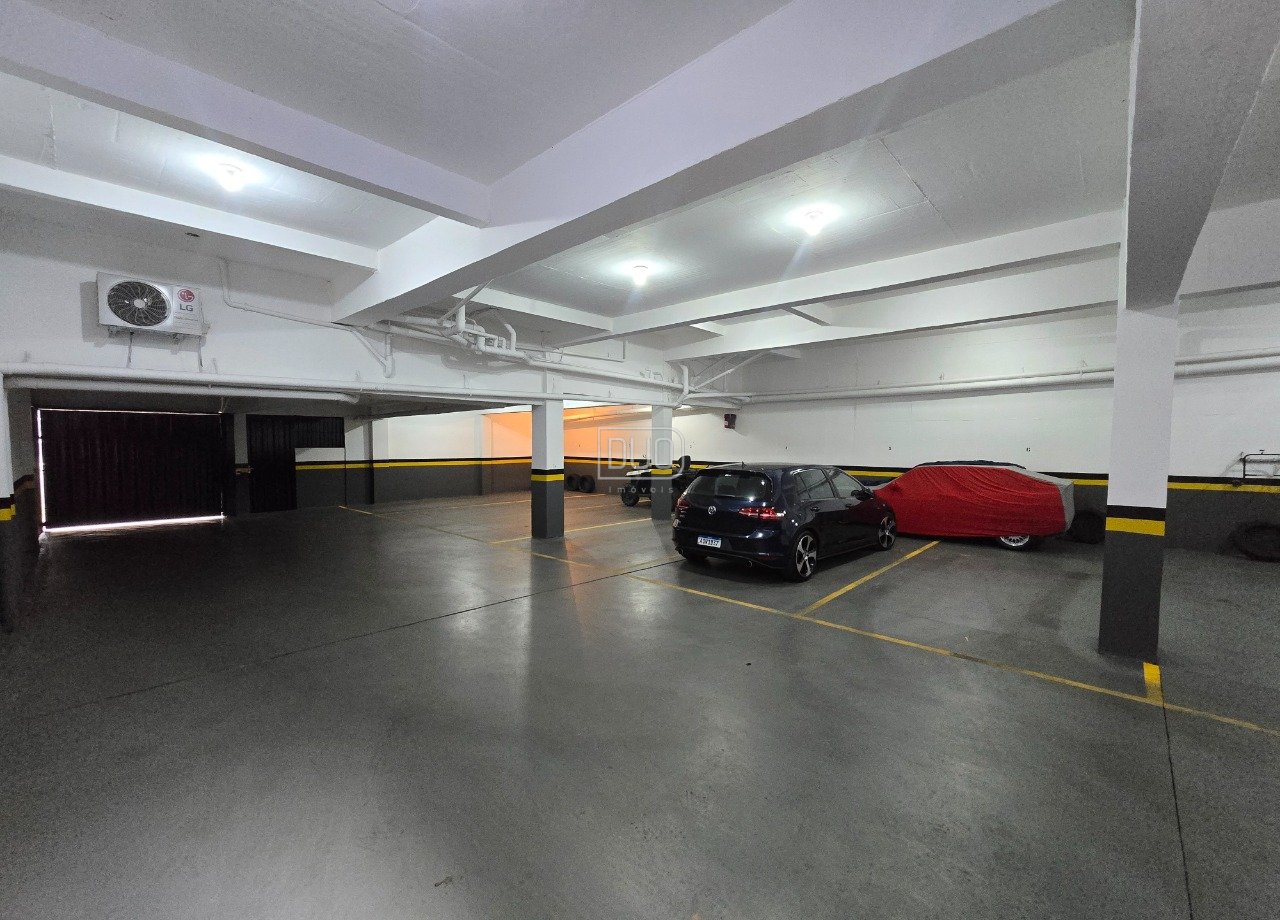 Sobrado com entrada coletiva no Vinhedos