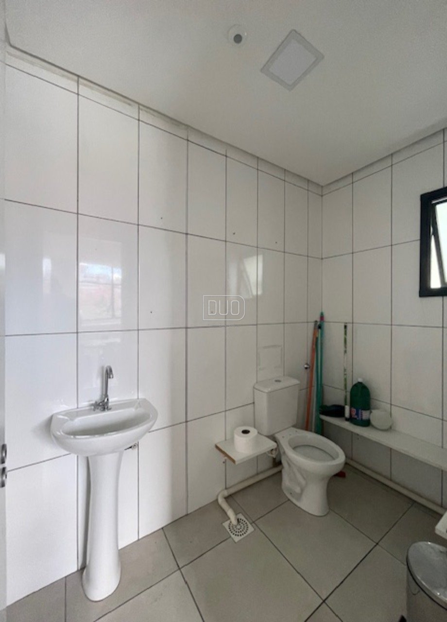 Comercial Marcos Travi