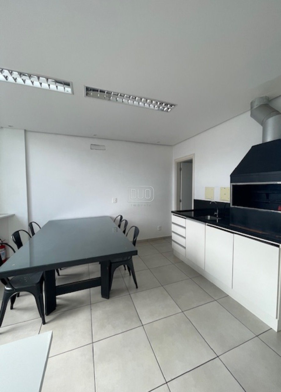 Comercial Marcos Travi