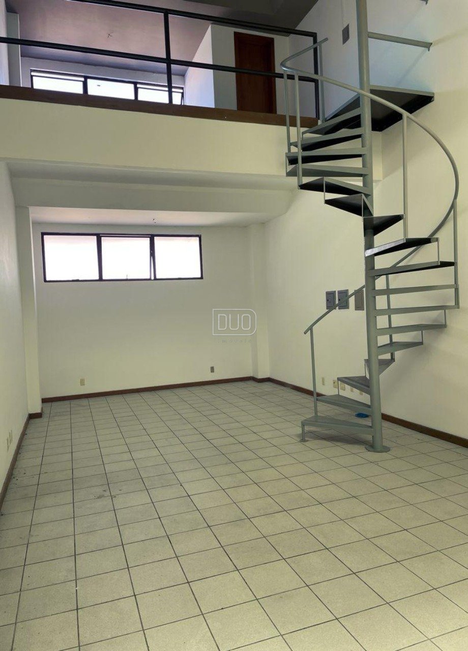 CENTRO COMERCIAL E RESIDENCIAL MOREIRA CESAR