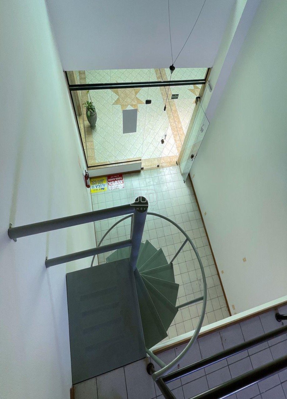 CENTRO COMERCIAL E RESIDENCIAL MOREIRA CESAR