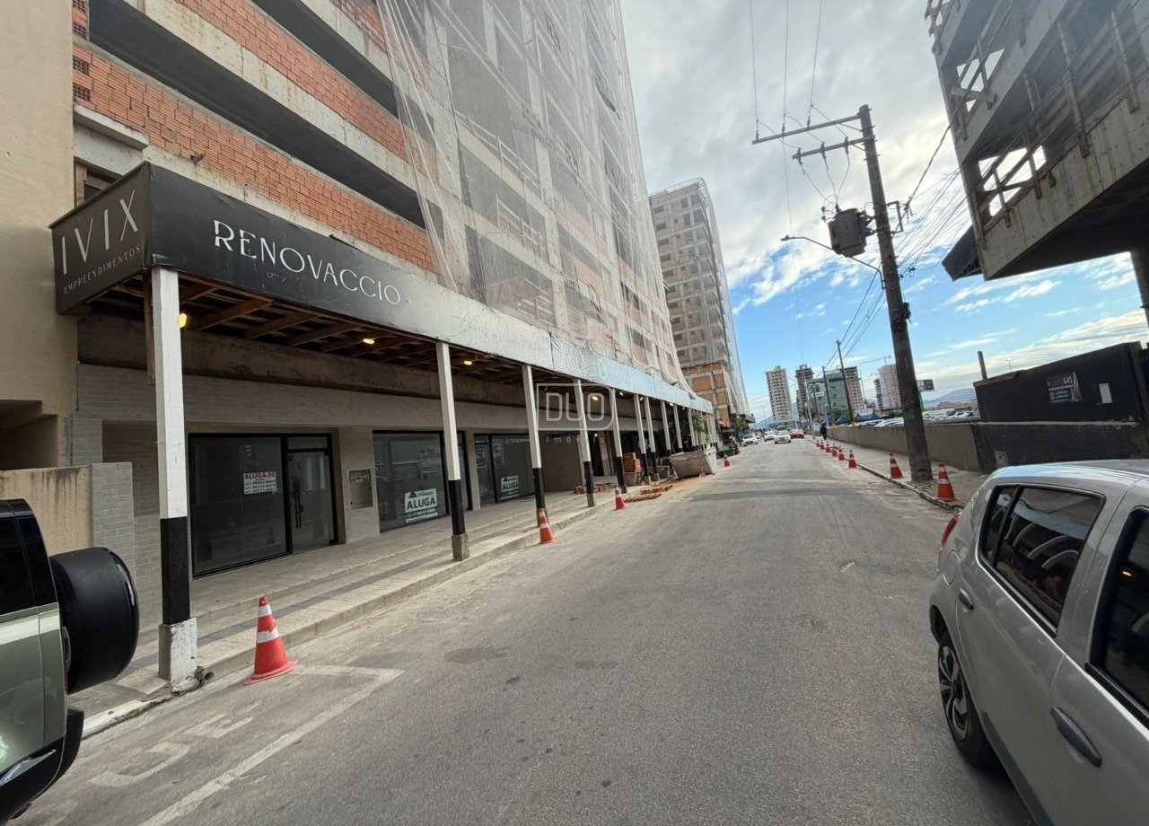 Sala Comercial em Meia Praia